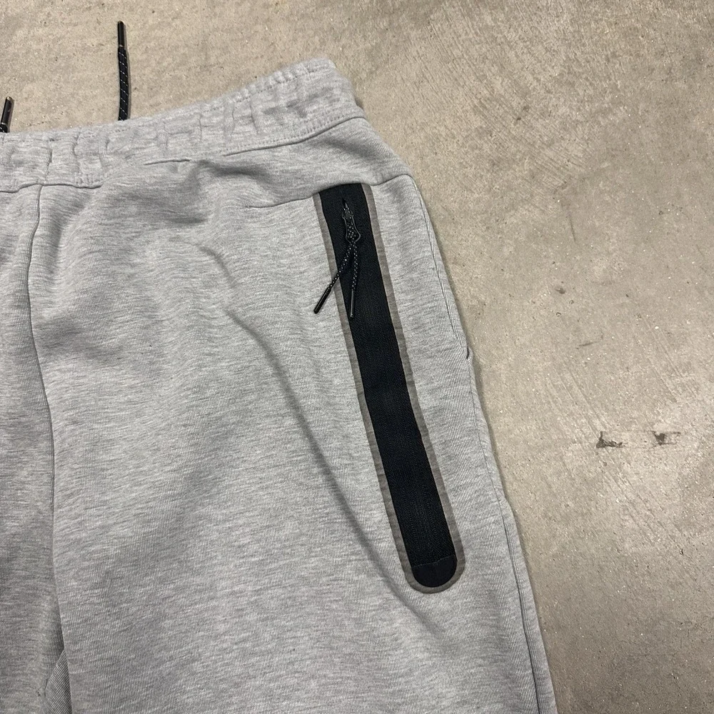 Nike Tech Fleece Joggers Mens Medium Sweatpants Gray CU4495-063 Sportswear